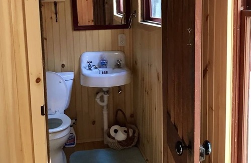 Northville Cottage | 5 Bed,1.5 Bath Cottage. The Great Sacandaga Lake, Northville, in Adirondack Park