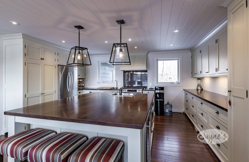 Bala Cottage | 5 bed 3 bath cottage on Lake Muskoka, SW Exposure, Sunsets!