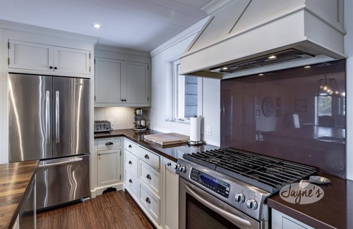 Bala Cottage | 5 bed 3 bath cottage on Lake Muskoka, SW Exposure, Sunsets!
