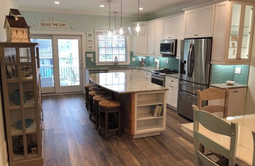 West Cape May House | 5 bed 4.5 bath w/heatable pool 5 blocks from beach