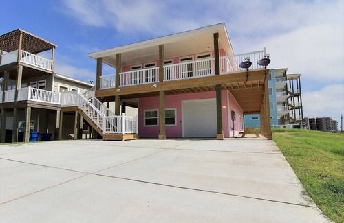 Port Aransas House | 5 bed /4 bath home with ocean views in Sand Point 2 Masters Sleeps 14