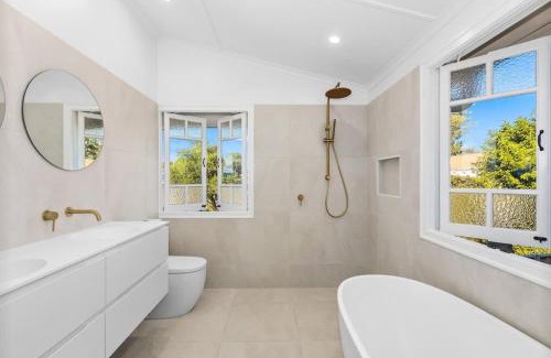 Newtown House | 5 Bed 5 Bath Urban Getaway Ipswich Central
