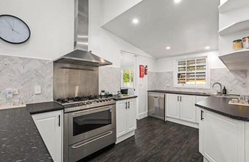 Newtown House | 5 Bed 5 Bath Urban Getaway Ipswich Central