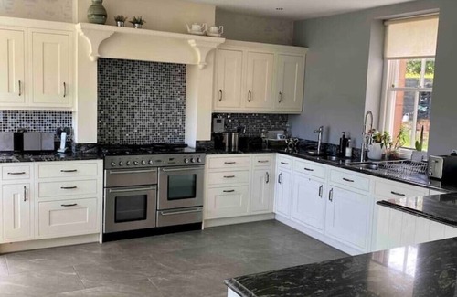 Fisherrow House | 5 bed Detached, Classic & Modern House With Garden Summer Room