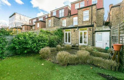 Chiswick Villa | 5-Bed Family Retreat in Chiswick