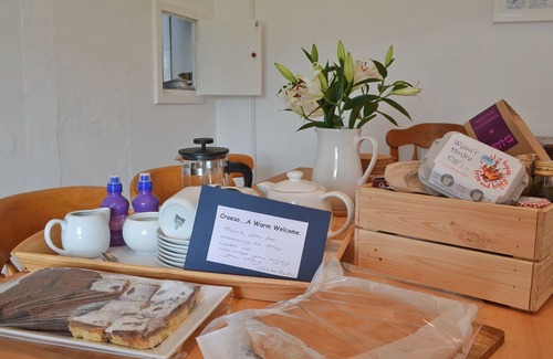 Garn Fadryn Cottage | 5 bedroom accommodation in Llangwnnadl near Pwllheli