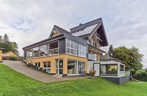 Ramscheid Apartment | 5-bed holiday home animal lover - Haus Eifelsonne