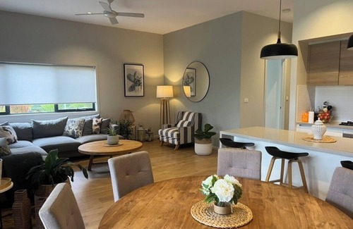 Narraweena House | 5 Bed Home on Northern Beaches