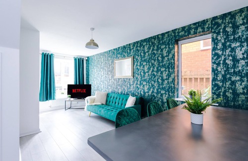 Manchester House | 5 Bed House Manchester by MCR Dens