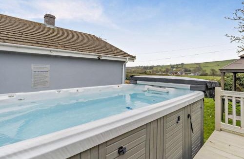 Llandre House | 5 Bed in Aberystwyth 95994