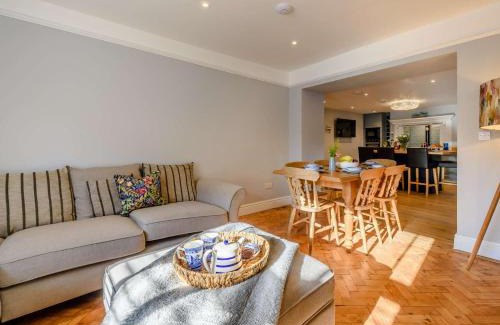 Appledore House | 5 Bed in Appledore 89620