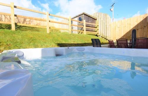 Llanybydder House | 5 bed in Brynteg 75907