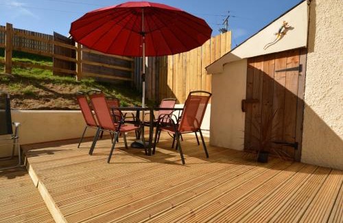 Llanybydder House | 5 bed in Brynteg 75907