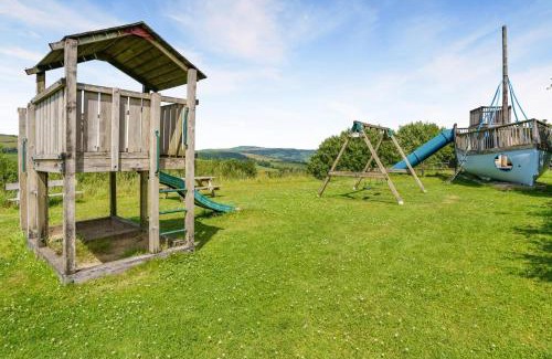 Llanfihangel-Ystrad House | 5 Bed in Dihewyd oc-t32350