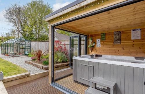 Lanner House | 5 Bed in Falmouth 65745