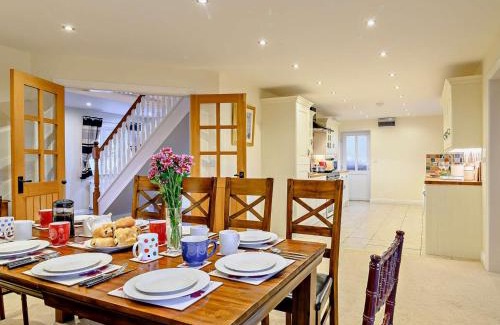 Meare House | 5 Bed in Glastonbury 91657