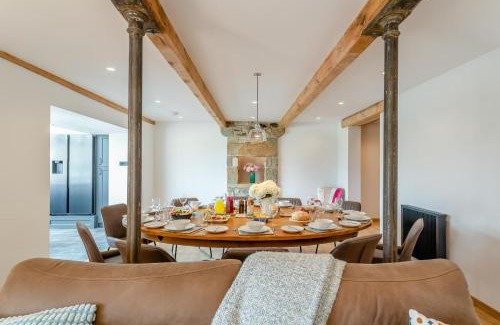 Fence House | 5 Bed in Wigglesworth oc-w32112