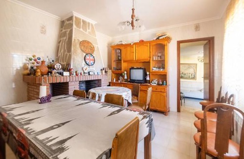 Villarrin de Campos House | 5 bedroom accommodation in Villarrín de Campos