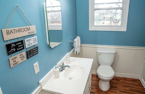 Shelburne House | 5-bedroom, 3-bathroom bungalow House offers a world of comfort