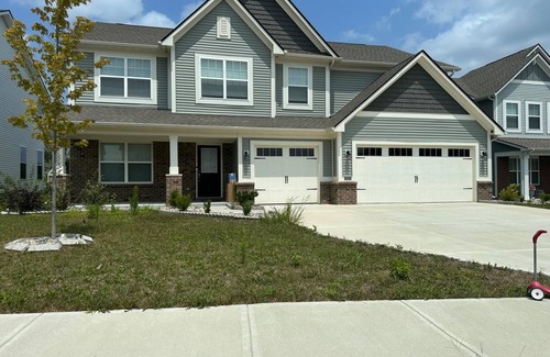 Avon House | 5-bedroom 4-bathroom big spacious residence