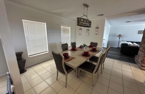 Silver Lake House | 5 Bedroom 4 Bathroom Pool Gym Leesburg Retreat
