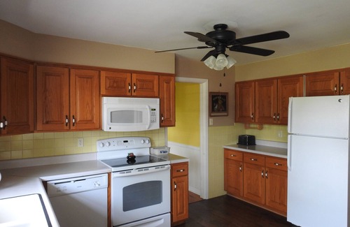 Columbia House | 5 Bedroom, 5.5 Bath, Sleeps 20+ Ranch Style Home