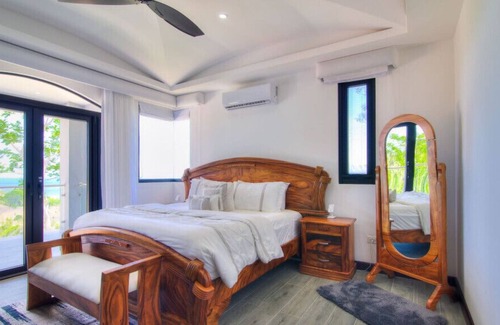 Tarcoles House | 5 Bedroom 5 bathroom Luxury Home, with optional apartment above the garage