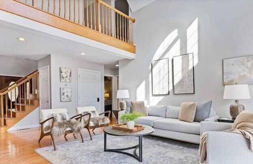 Weaverville Apartment | 5 Bedroom 685292 by Houzlet