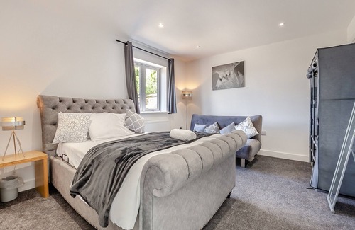 East Grinstead Cottage | 5 bedroom accommodation in East Grinstead
