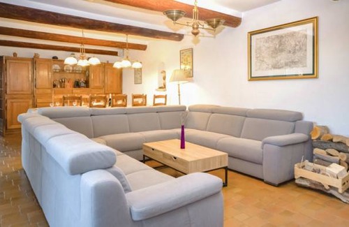 Aubignan House | 5 bedroom accommodation in Aubignan