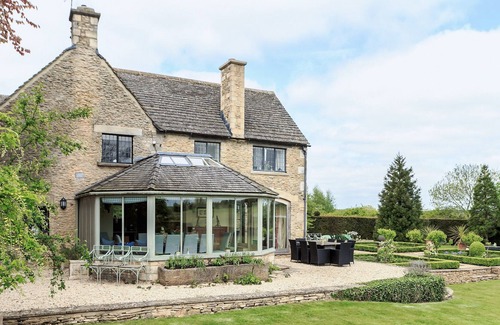 Brimpsfield Cottage | 5 bedroom accommodation in The Camp, near Stroud