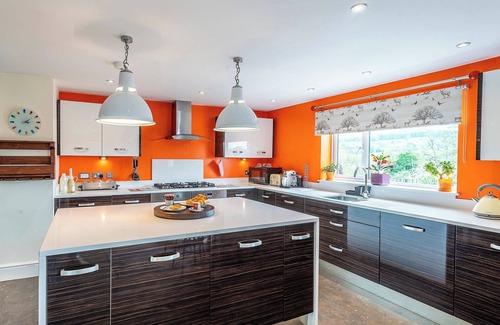 Stonehouse Cottage | 5 bedroom accommodation in Stonehouse, near Stroud
