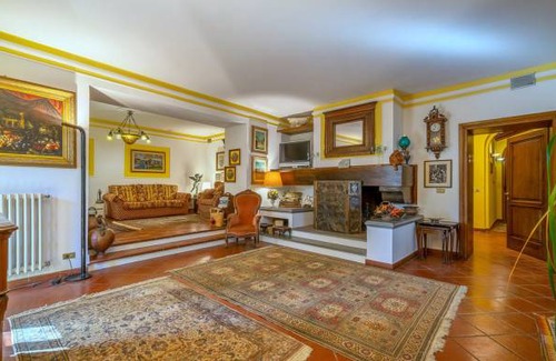 Puliciano House | 5 bedroom accommodation in Arezzo