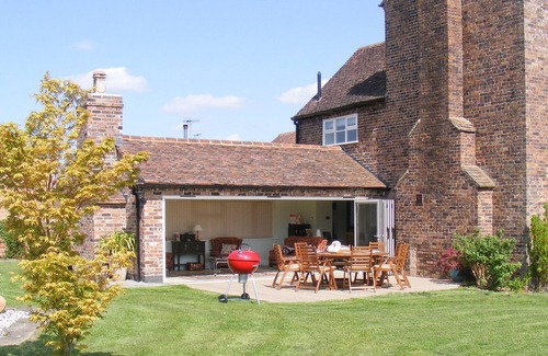 Wichenford Cottage | 5 bedroom accommodation in Wichenford, near Worcester
