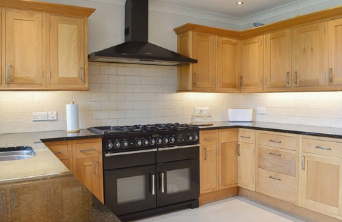 Cemaes Bay Cottage | 5 bedroom accommodation in Cemaes