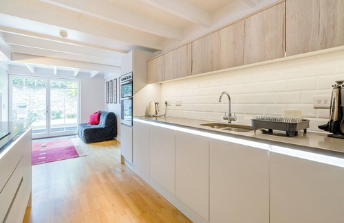 Pitlessie Cottage | 5 bedroom accommodation in Pitlessise, near Cupar