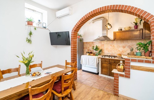 Popovici House | 5 bedroom accommodation in Drvenik