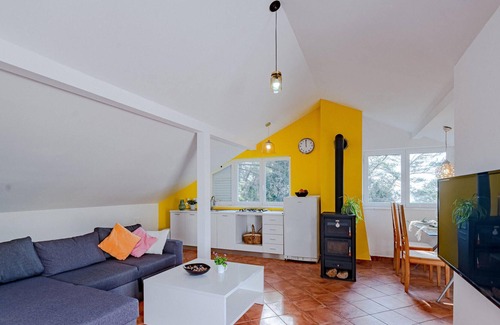 Cara House | 5 bedroom accommodation in Pupnat