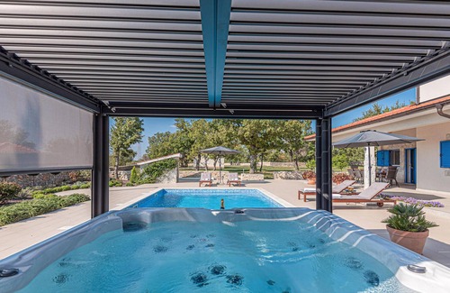 Drnis House | 5 bedroom accommodation in Drnis