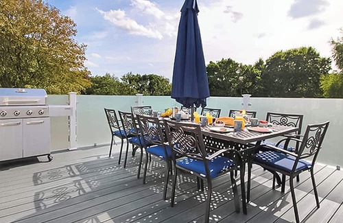 New Forest District Ski Chalet | 5 bedroom accommodation in Milford-on-Sea, Nr Lymington