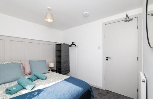 Galashiels Apartment | 5 Bedroom Apartment - Galashiels