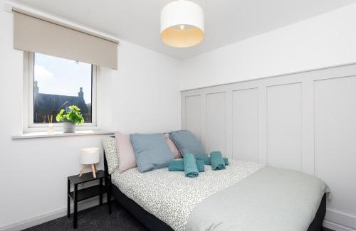 Galashiels Apartment | 5 Bedroom Apartment - Galashiels