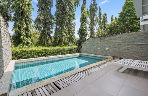 Kathu House | 5 bedroom/bathroom villa for 14 guests, private pool, 7kms to Patong beach.