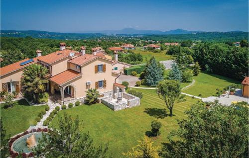 Rogocana House | 5 Bedroom Beautiful Home In Labin