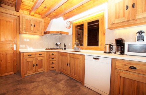 Seez Ski Chalet | 5 bedroom Chalet Seez for La Rosiere or Les Arcs
