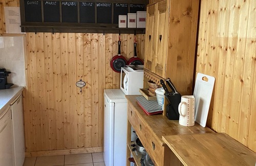 Station de Drouzin le Mont Ski Chalet | 5-bedroom chalet with private sauna and stunning views