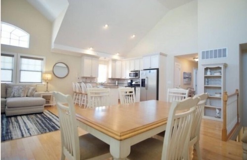 Sea Isle City Condo | 5 bedroom condo, w elevator. Great locations in Fish Alley.