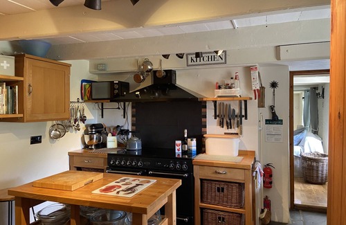 St Austell Cottage | 5 Bedroom Cottage Set In 3.5 Acres Of Woodland with adjoining 1 acre field