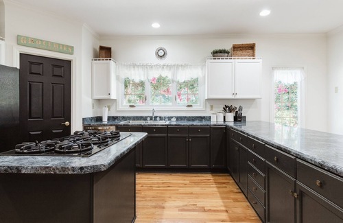 Landrum House | 5 bedroom Country Living with Salt Pool, 23-acre mountain view property