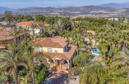 Pinos de Alhaurin House | 5 bedroom accommodation in Alhaurín de la Torre